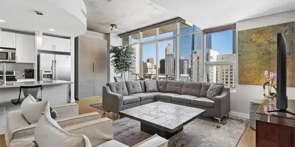 Image 3: Open concept with sunshine and views Image 3: Open concept with sunshine and views