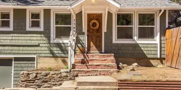 Image 4: Charming mountain bungalow in the Big Thompson Canyon