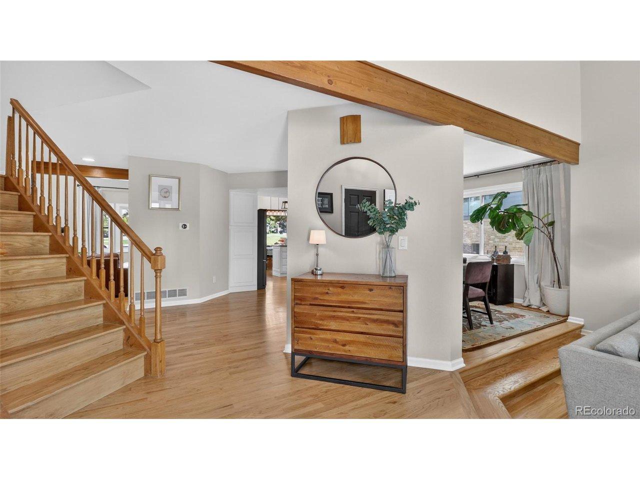 Image 1: Entryway- Open Concept Image 1: Entryway- Open Concept