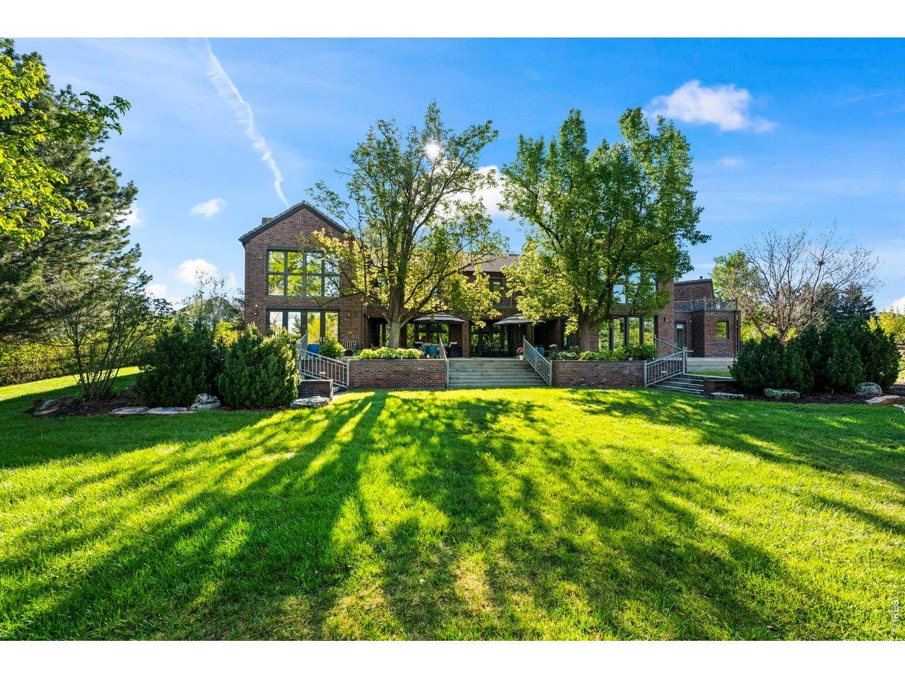Image 2: Set on a 1.10 ACRE lot at the end of a private cul-de-sac
