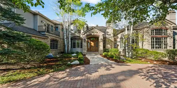 Image 2: Inviting circular front driveway and oversized 4-car garage Image 2: Inviting circular front driveway and oversized 4-car garage