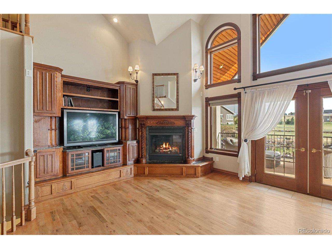 Image 4: Family room Image 4: Family room