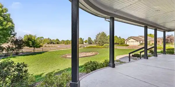 Image 3: Sprawling Front Porch Image 3: Sprawling Front Porch