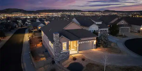 2351 Lassen Ln