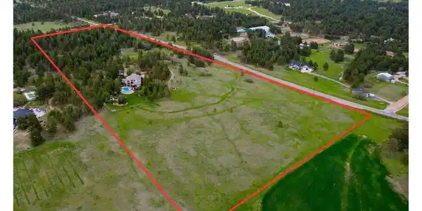 Image 2: *Lot Lines are Approximate Estimation - 36.5 acres in Total Image 2: *Lot Lines are Approximate Estimation - 36.5 acres in Total