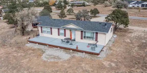 9935 E Cherokee Dr