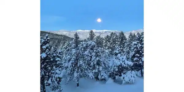 Image 4: The winter view is just as gorgeous! Image 4: The winter view is just as gorgeous!
