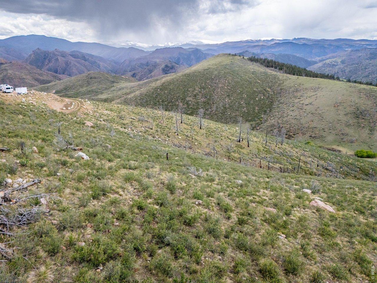 Image 4: Western Horizon - Elevated vantage point looking toward the mountain ranges Image 4: Western Horizon - Elevated vantage point looking toward the mountain ranges