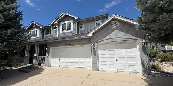 Image 2: Stunning curb appeal!