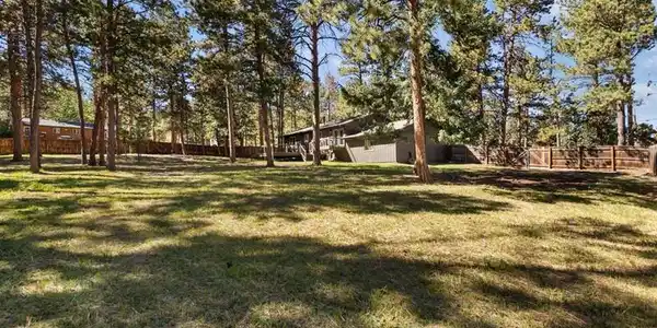 Image 2: Enormous backyard!! Image 2: Enormous backyard!!