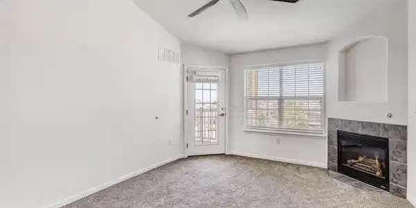 Image 3: Living Room with gas fireplace Image 3: Living Room with gas fireplace