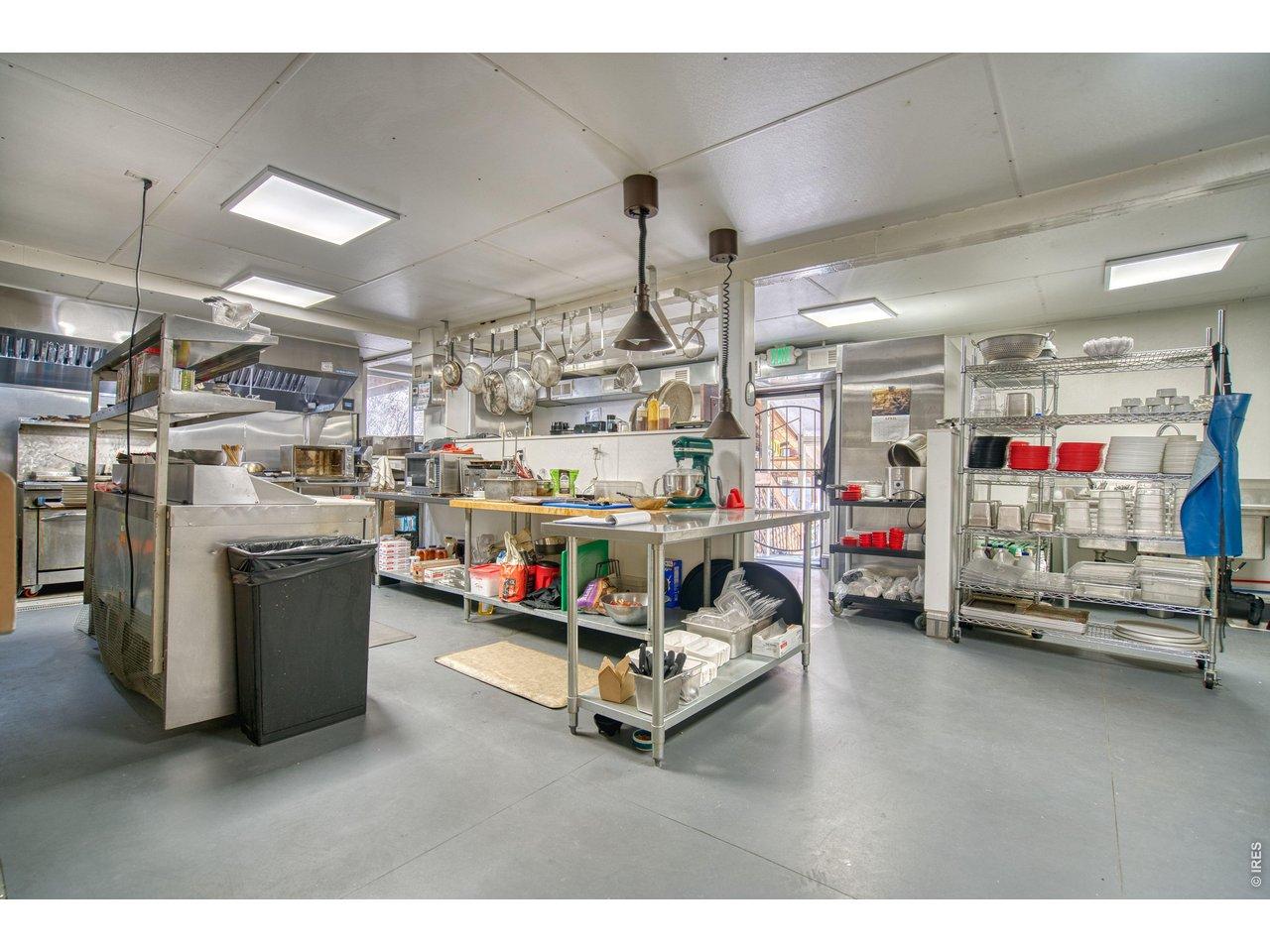 Image 2: Restaurant kitchen. Some equipment has been removed. Image 2: Restaurant kitchen. Some equipment has been removed.