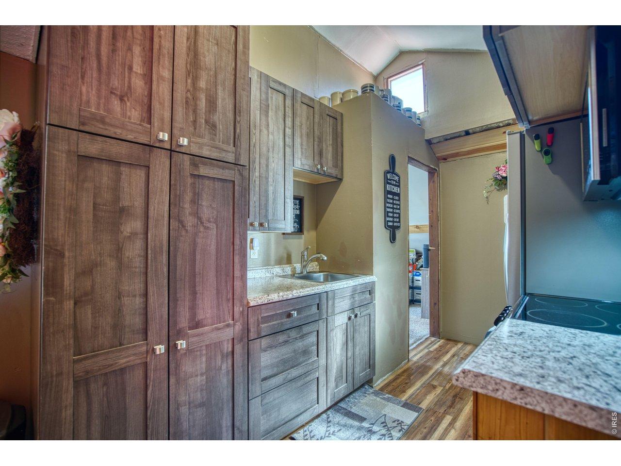 Image 3: Apartment Kitchen Image 3: Apartment Kitchen