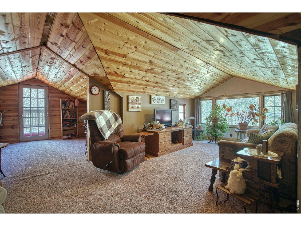 Image 4: Upstairs Apartment living room Image 4: Upstairs Apartment living room