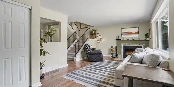 Image 3: Living Room Entry Way Image 3: Living Room Entry Way