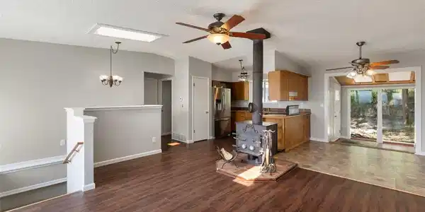 Image 4: Living Room Image 4: Living Room