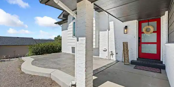 Image 2: Home Delivers a Level of Sophistication Rarely Found Image 2: Home Delivers a Level of Sophistication Rarely Found