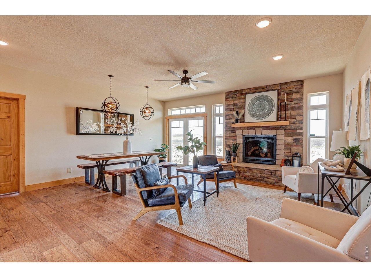 Image 2: Living & Dining Room Image 2: Living & Dining Room