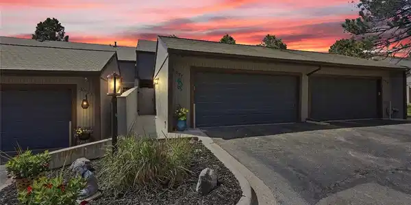 Image 2: Front of home - Twilight Image 2: Front of home - Twilight