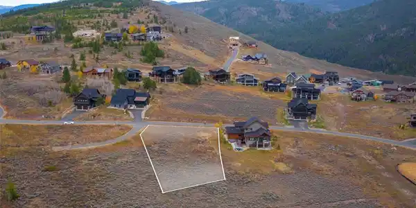 Image 3: Aerial - Markers and outlines are to give a general idea of the property location and are not to be relied upon. Image 3: Aerial - Markers and outlines are to give a general idea of the property location and are not to be relied upon.