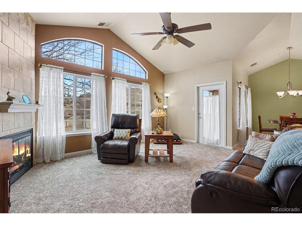 Image 2: Living Room Image 2: Living Room