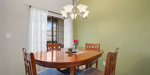 Image 4: Dining Room Image 4: Dining Room