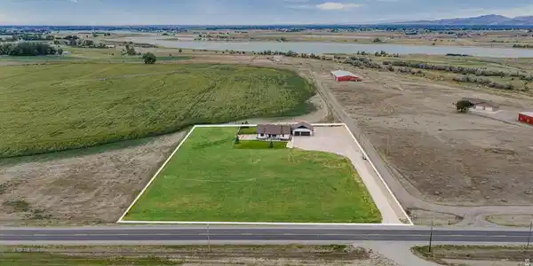 Image 2: Nearly 3 acres near Bee Lake. Image 2: Nearly 3 acres near Bee Lake.