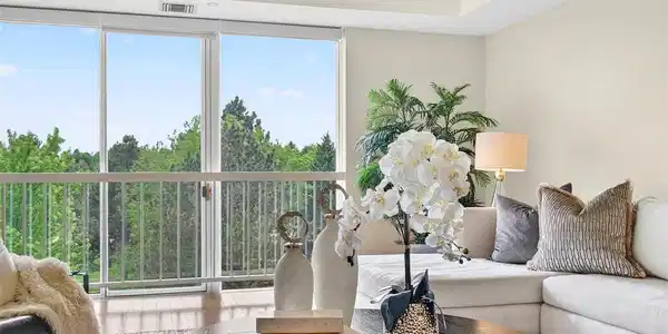 Image 4: Floor to ceiling windows facing South with beautiful views Image 4: Floor to ceiling windows facing South with beautiful views