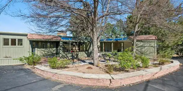 400 Theresa Dr