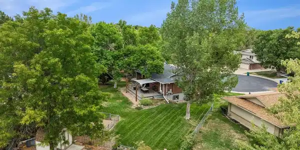 Image 4: Huge Back Yard with Deck and Fenced-Off Garden Image 4: Huge Back Yard with Deck and Fenced-Off Garden