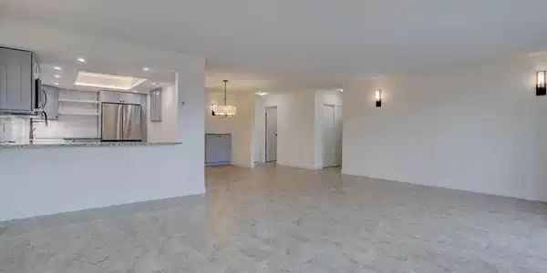 Image 3: Expansive Great Room Image 3: Expansive Great Room