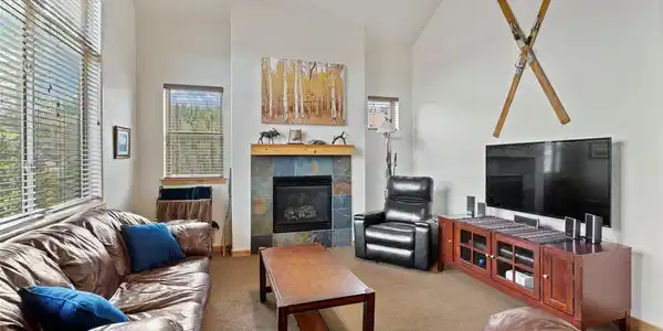 601 Trailhead Cir
