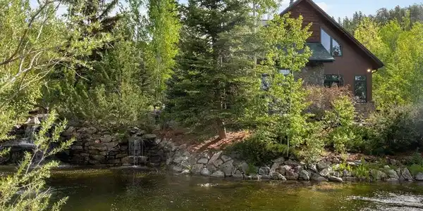 Image 4: Home & guest home on 110 acre parcel