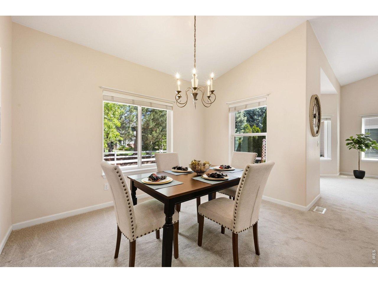 Image 4: Separete Dining Area Image 4: Separete Dining Area
