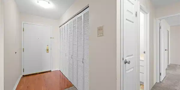 Image 4: Entry Hall Image 4: Entry Hall