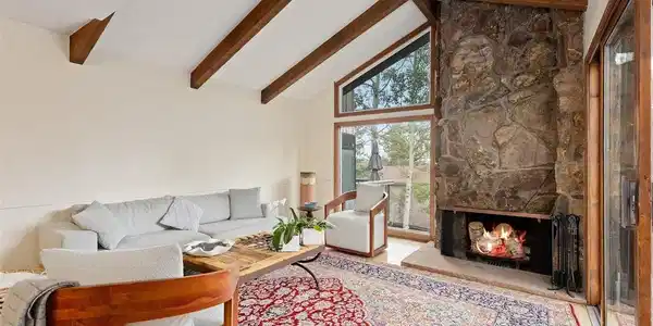 Image 3: Wood burning fireplace Image 3: Wood burning fireplace