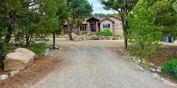 Image 3: The southerly facing driveway leads you to your own personal mountain retreat. Image 3: The southerly facing driveway leads you to your own personal mountain retreat.