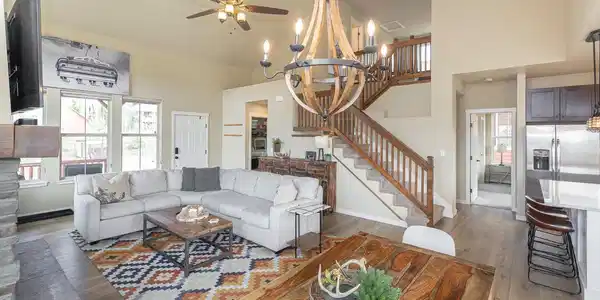 327 Summit Lift Ct