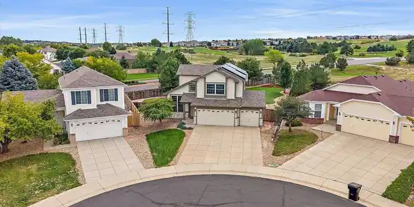 Image 2: Wonderful 2-Story on the edge of a partial cul-de-sac with Black Bear golf course in the background. HUGE 13,000+sqft lot