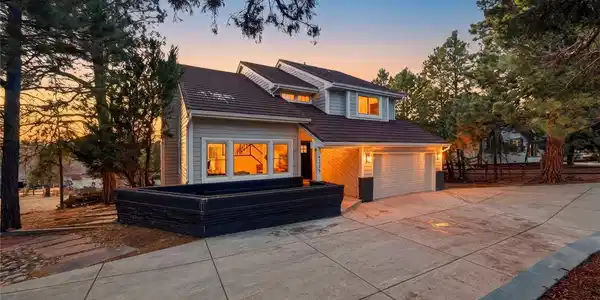 6225 Pine Hollow