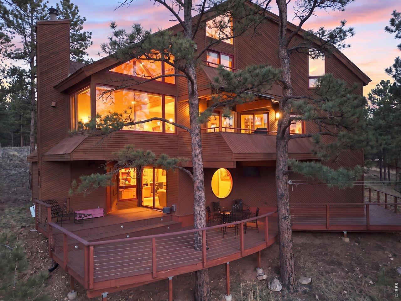 Image 1: Serene living just 8 minutes to downtown