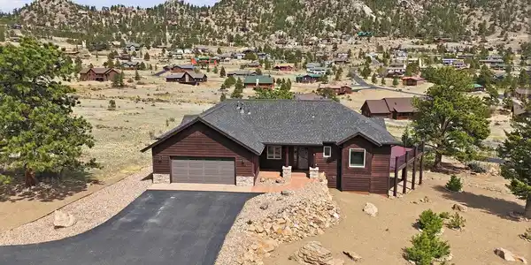 Image 3: Mountain Living just minutes from town Image 3: Mountain Living just minutes from town
