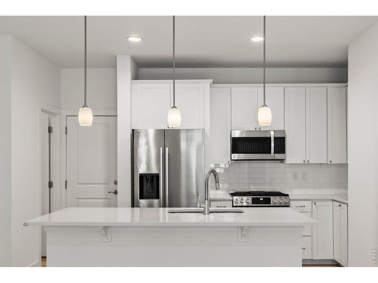 Image 2: Great Kitchen for cooking and entertaining