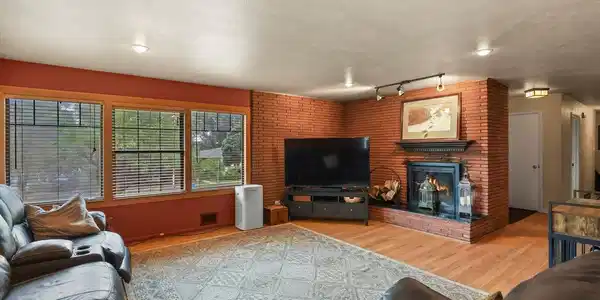 Image 4 Image 4