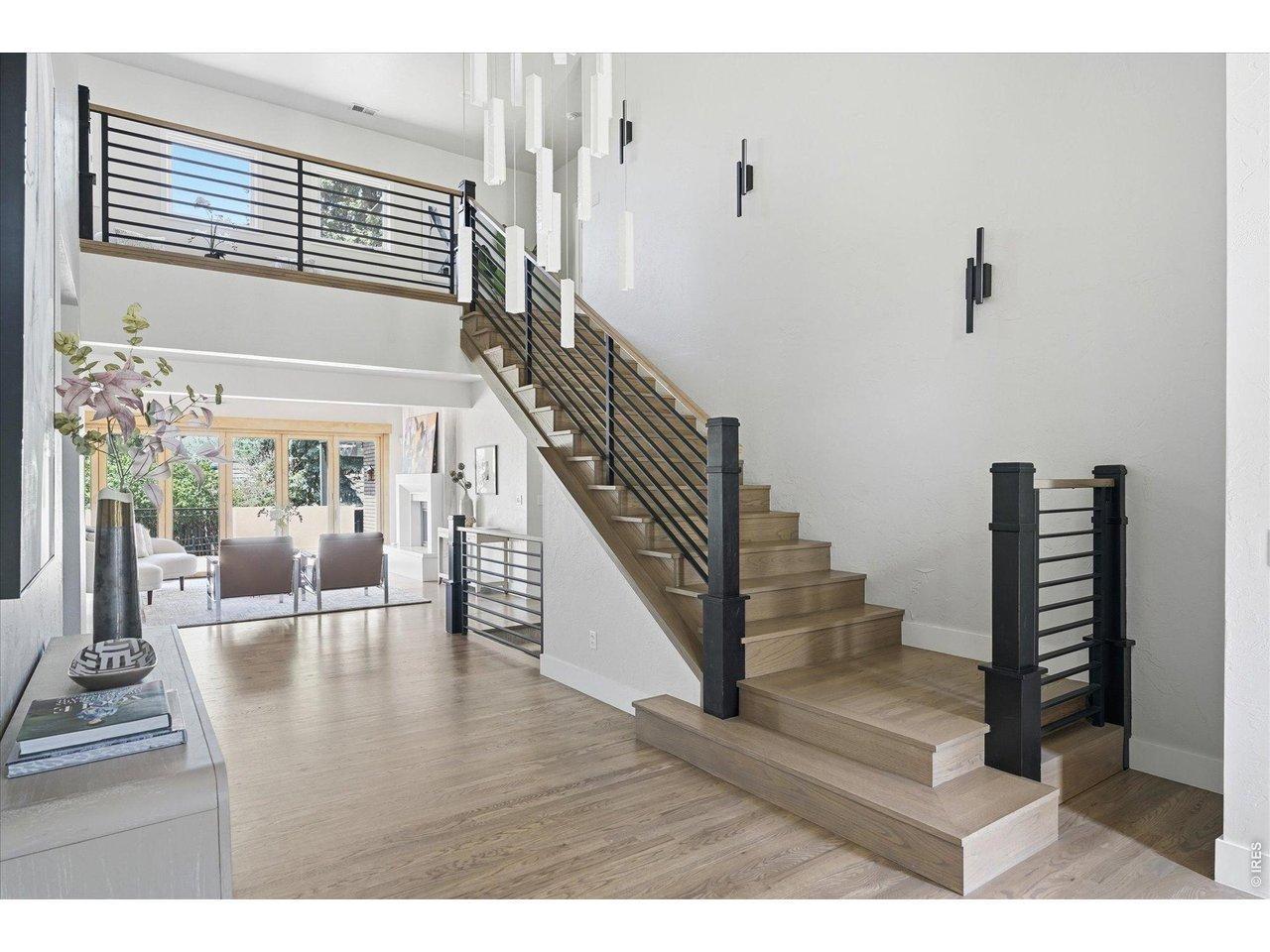 Image 4: Entry / Foyer Image 4: Entry / Foyer