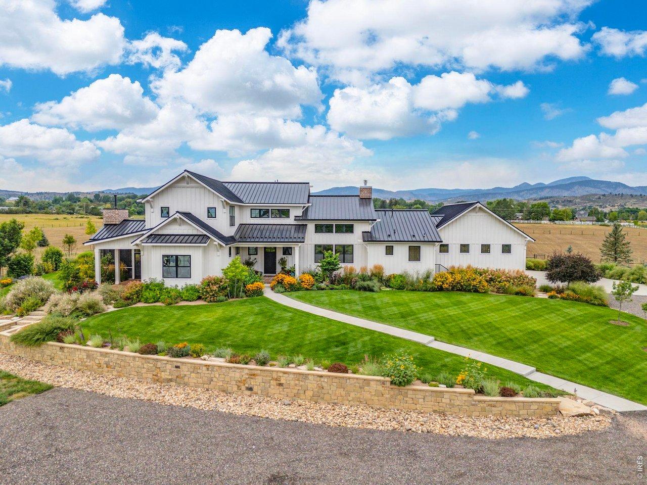 Image 2: This luxurious estate sits on 20 acres Image 2: This luxurious estate sits on 20 acres