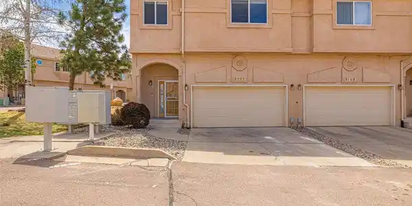 5205 Mountain Villa Grv