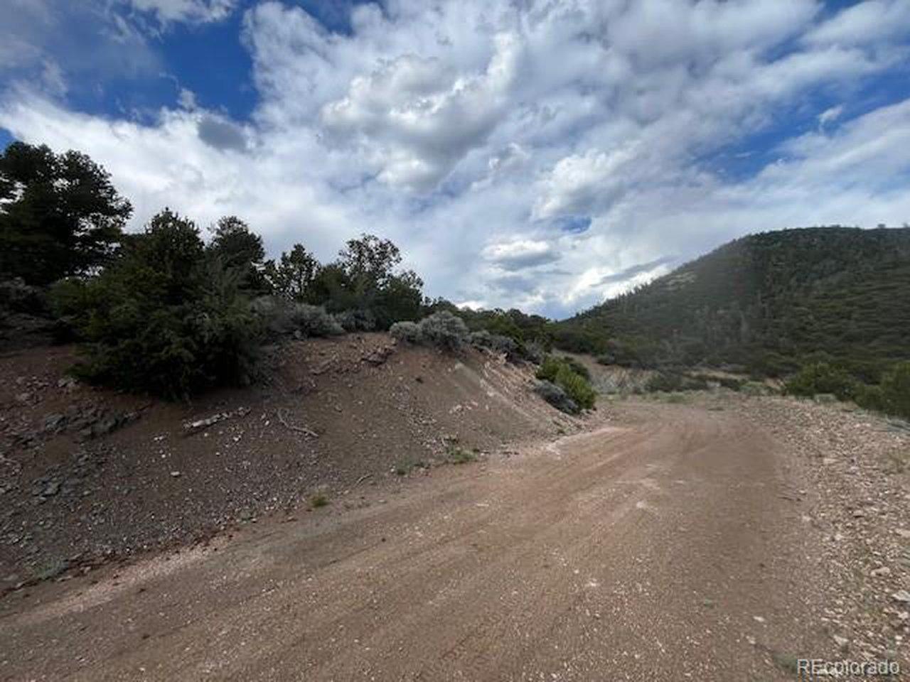 Image 4: Looking E