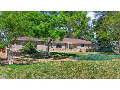 301 Adams Ave