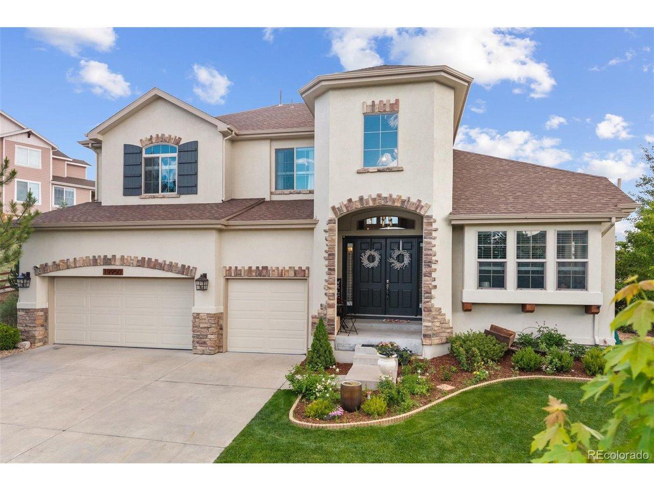 Image 3: Dramatic entry greets you and your guests Image 3: Dramatic entry greets you and your guests